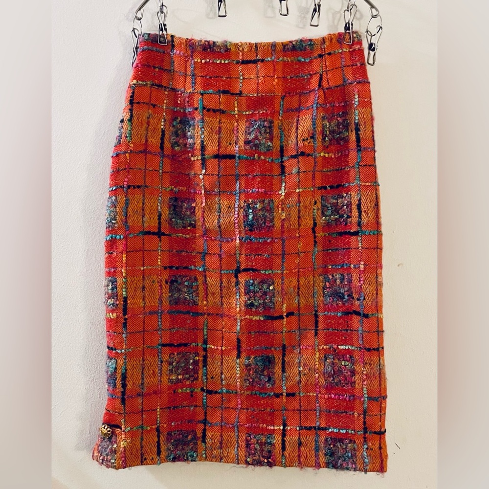 COPY - Women’s woven/tweed like skirt, with boulce accents-vintage